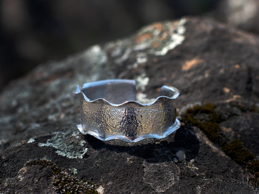 1" Hammered Cuff - Ruffle